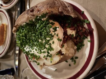 Avis du consommateur - Sécurité alimentaire House of Prime Rib, Van Ness Avenue, San Francisco, CA, USA I had reservations there on 4/10/21 @ 7:... photo #3