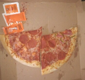 Consumer Review - Food Safety Little Caesars Pizza, Ciudad López Mateos, Méx., México Ingerimos la pizza, solo una rebaja estaba m... photo #2