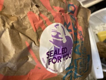 Consumer Review - Food Safety Taco Bell, 7719 North Southtown Crossing, Fort Wayne, IN 46816, United States I ate a bean barrito t... photo #1