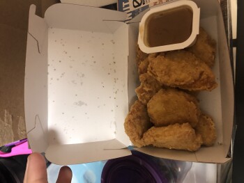 Avaliação do consumidor - Segurança alimentar McDonald's, Wesley Road, North Pekin, IL, USA Not sure I ate a triple cheeseburger with bacon and pi... foto #1