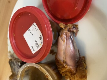 消费者评论 - 食品安全 KFC Basingstoke Leisure Park, Leisure Park Road, Basingstoke, UK Uncooked chicken from here, I am na... 照片 #1