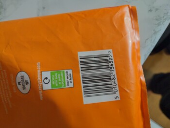 Consumer Review - Food Safety Iceland Foods, Carr Pit Road, Moldgreen, Huddersfield, UK Their own brand hot and spicy chicken wing... photo #1