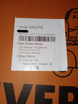 Verbraucherbewertung – Lebensmittelsicherheit Little Caesars Pizza, Stockton Hill Road, Kingman, AZ, USA 10-1-21
Pepperoni pizza
4 got sick abou... Foto #2