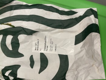 消费者评论 - 食品安全 Starbucks, Aspen Glen Landing Southwest, Calgary, AB, Canada Sick from chimichurri chicken sandwich.... 照片 #1