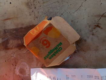 Reseña del consumidor - Seguridad alimentaria McDonald's, North Peoria Avenue, Tulsa, OK, USA Last night my family and I went there my son and his... foto #1