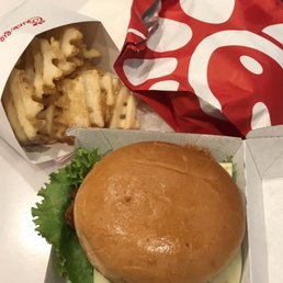 Chick-fil-A Crater Lake & Pacific Highway, Rossanley Drive, Medford, OR, USA photo #1