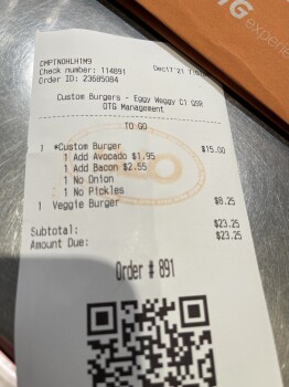 Custom Burgers, Terminal C, Newark, NJ, USA foto #1