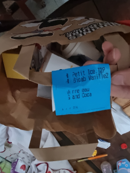 Consumer Review - Food Safety McDonald's, Avenue de l'Yser, Auch, France On a commander un menu : deux happy meal neugette frite i... photo #5