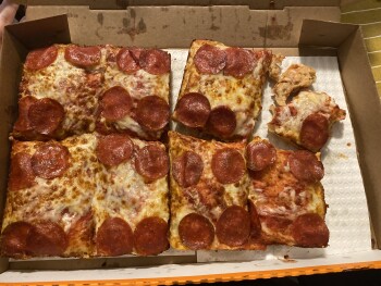消费者评论 - 食品安全 Little Caesars Pizza, Camino Ruiz, San Diego, CA, USA At approximately 4:06 pm today April third I h... 照片 #1