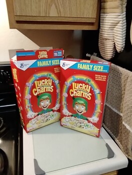 Lucky charms, Walmart Supercenter, Northwest Sheridan Road, Lawton, OK, USA Foto #1