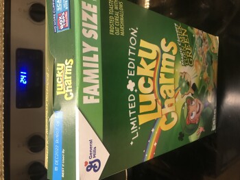 Lucky charms cereal, Walmart Supercenter, West Apache Trail, Apache Junction, AZ, USA 照片 #1