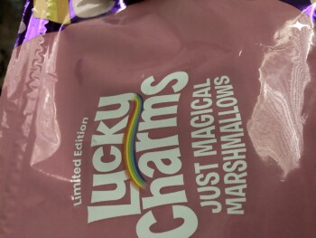 Lucky Charms Marshmallows, Gabe's, U.S. 60, Huntington, WV, USA foto #1