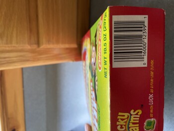 Reseña del consumidor - Seguridad alimentaria Lucky Charms, Target, Killingly Cmns, Killingly, Dayville, CT, USA Ate lucky charms cereal for break... foto #2