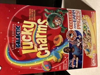 Lucky charms cereal, Cosentino's Price Chopper, Northeast Woods Chapel Road, Lees Summit, MO, USA photo #1