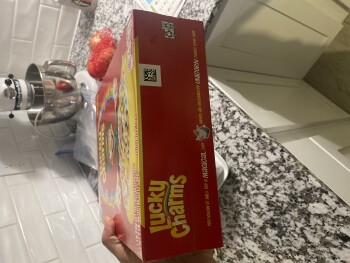 Avis du consommateur - Sécurité alimentaire Lucky Charms, Fayetteville, AR, USA Lucky Charms. My 4 year old son had some for breakfast april 16... photo #2