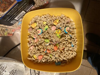 Verbraucherbewertung – Lebensmittelsicherheit Costco Wholesale, Clovis Avenue, Clovis, CA, USA Bought two pack lucky charms in here, ate it with c... Foto #3