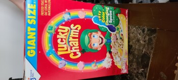 مراجعة المستهلك - سلامة الغذاء Lucky charms, Kroger Bakery, South Hamilton Road, Whitehall, OH, USA I bought 3 boxes of lucky charm... صورة فوتوغرافية #1
