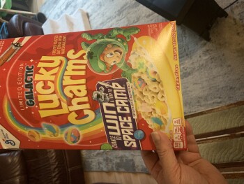 Avaliação do consumidor - Segurança alimentar Lucky Charms, Vancouver, WA, USA I had Lucky Charms for dinner Wednesday night, I was sick the next... foto #1