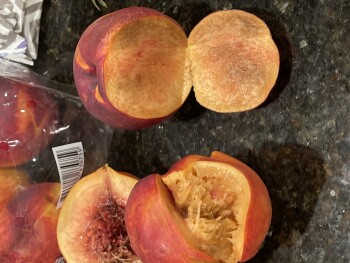 Verbraucherbewertung – Lebensmittelsicherheit Sam's Club, Gosford Road, Bakersfield, CA, USA Today ,  Some nectarines from here I bought a bag on... Foto #3