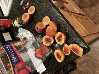 Verbraucherbewertung – Lebensmittelsicherheit Sam's Club, Gosford Road, Bakersfield, CA, USA Today ,  Some nectarines from here I bought a bag on... Foto #5