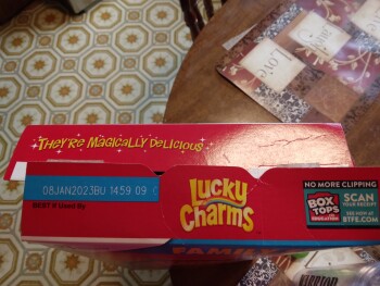 Consumer Review - Food Safety Dollar General, West 1st Street, Gas, KS, USA On March 31, 2022 and April 4, 2022,  Lucky Charms I a... photo #1