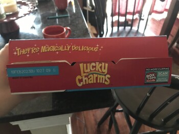 Avaliação do consumidor - Segurança alimentar Lucky Charms, Amazon, Virginia, USA Yesterday night, Lucky Charms. Amazon package I live in VA foto #1