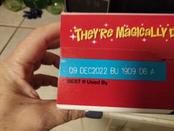 Verbraucherbewertung – Lebensmittelsicherheit Lucky Charms Cereal, Melbourne, FL, USA I I bought a box of Lucky charms today and I eat Lucky charm... Foto #3