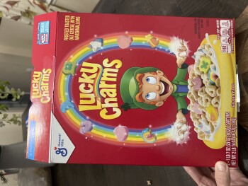 Verbraucherbewertung – Lebensmittelsicherheit Lucky Charms cereal, Wesley Chapel, FL, USA Tonight. Four year old daughter just threw up buckets af... Foto #2