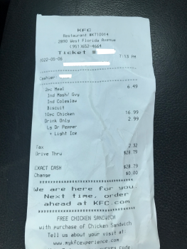 مراجعة المستهلك - سلامة الغذاء KFC, West Florida Avenue, Hemet, CA, USA May 6 2022 5:00pm approximately. Ordered 2 piece meal with... صورة فوتوغرافية #2