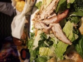 Reseña del consumidor - Seguridad alimentaria Red Lobster, 171 Street Northwest, Edmonton, AB, Canada My husband and my girls had the cheese burge... foto #2