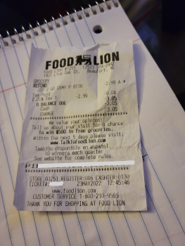 Verbraucherbewertung – Lebensmittelsicherheit Jif, Food Lion, Live Oak Street, Beaufort, N.C., USA I had been eating single serve cups of Jif to g... Foto #3