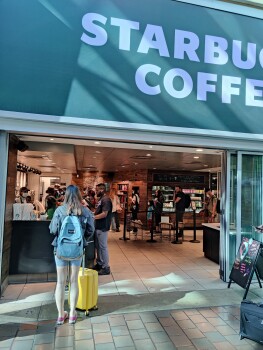 Starbucks, Amtrak Baggage Area Space T, Massachusetts Avenue Northeast, Washington, DC, USA 照片 #1