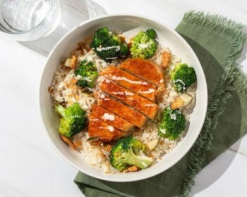 Reclame de Alimentos Tovala Gochujang-Glazed Salmon and Pork Bowls - recalled due to undeclared peanuts Tovala of Chicago... foto #1