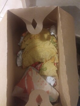 Consumer Review - Food Safety Taco Bell, Capital Circle Northeast, Tallahassee, FL, USA On 7/21/2022 at 1:17 PM I ordered 10 crunc... photo #1