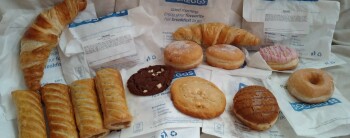 Greggs, Broadway Parade, Hornchurch, UK photo #1