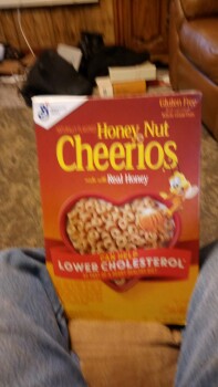 Verbraucherbewertung – Lebensmittelsicherheit Walmart Supercenter, East Bridge Street, Redwood Falls, MN, USA Ate a large bowl of honey nut cheeri... Foto #1