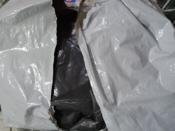 消费者安全报告 I am reporting , I got a small bubble package with a small sqare piece of cardboard inside. And noth... 照片 #1