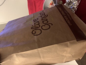 Consumer Food Safety Report Olive Garden Italian Restaurant, 1051 W Rancho Vista Blvd, Palmdale, CA 93551, USA I found wood in m... photo #2