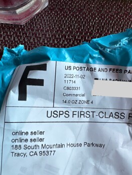 Rapport de sécurité du consommateur Item delivered but never ordered I received a pullover blue sweatshirt I never ordered from the belo... photo #2