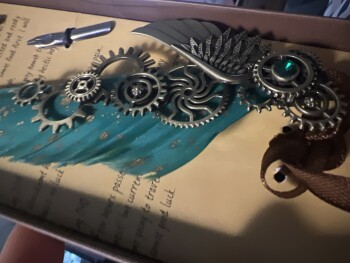 Received mystery Feathet pen صورة فوتوغرافية #1