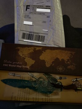 Received a package just like all these others. Foto #1