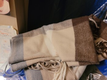 A scarf came in the mail and I didn't order it 照片 #1