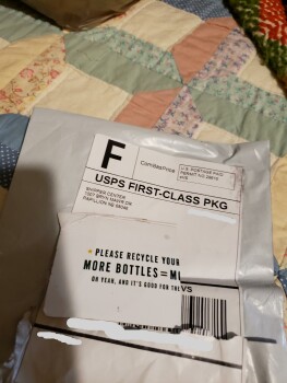 Piece of cardboard foto #1