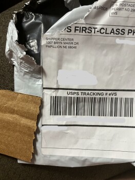 A piece of cardboard Foto #1