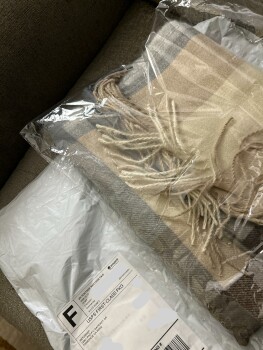 Missing craft organizer and unwanted scarf received photo #1