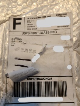 Rapport de sécurité du consommateur Unordered Package I received a package from an online seller that I did not order. It's a calligraph... photo #1