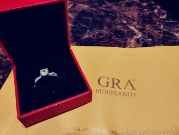 消费者安全报告 A package with a ring in it I did not order. I received the same package as other have on 12/22-22.... 照片 #1