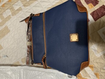 消费者安全报告 Scam alert This is not the purse I ordered I ordered a Dooney Burke oringnal name brand hand bag. I... 照片 #2