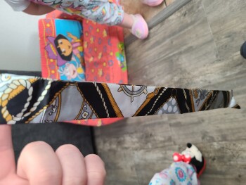 Consumer Safety Report Received item I didn't order I received a pair of bow ties from this address that I didn't order:
1... photo #1