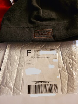 消费者安全报告 Received 2 stocking hats I did not order I ordered 2 lamp posts from TopTvs Ordered on Dec 11 2022 a... 照片 #1